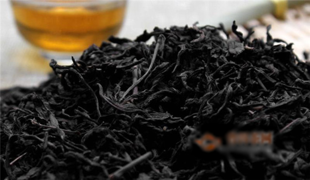 去湿茶——，揭秘古老养生智慧，一壶茶化解体内湿气困扰